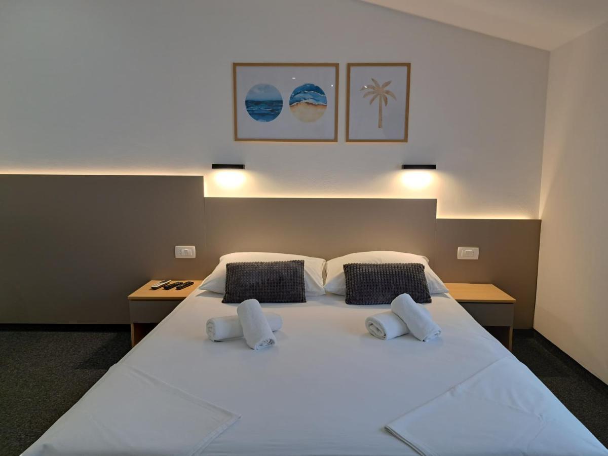 Rooms Zvonimir Stobreč Buitenkant foto