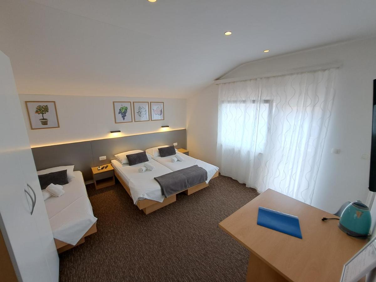 Rooms Zvonimir Stobreč Buitenkant foto